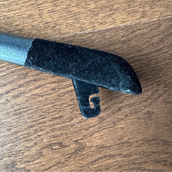 Holt Renfrew hanger - Picture 3 of 3